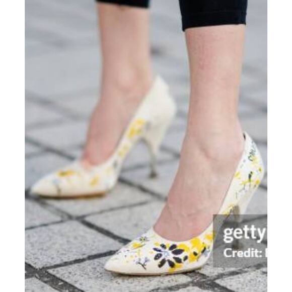 Miu Miu, Classic Pump Heels Shoes, Size 7.5, Multicolor - Picture 10 of 11